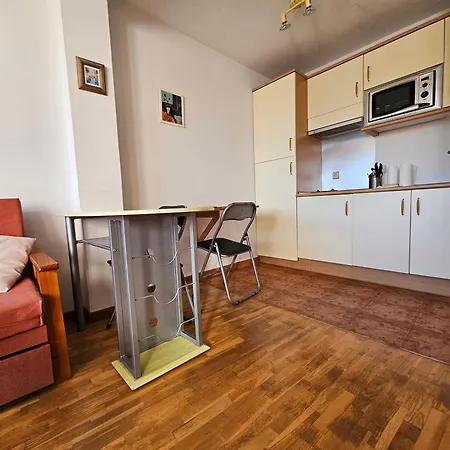Apartment 17c01 *